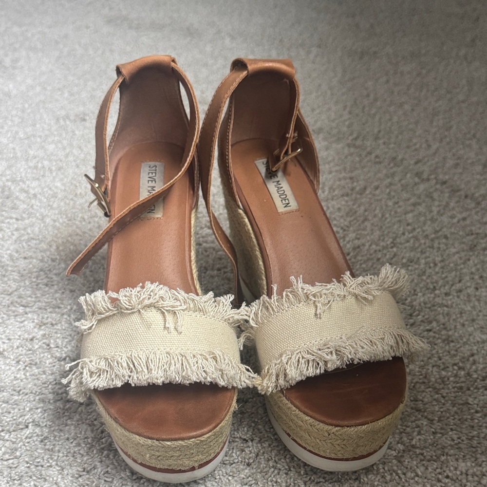 Steve Madden Tan and Cream Fringe Wedge Sandals
